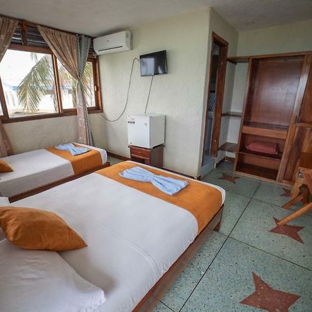 Hostal Estrella De Mar Пуерто Айора Екстериор снимка