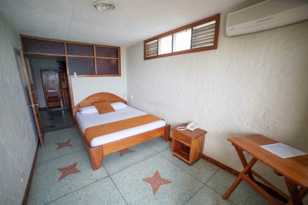 Hostal Estrella De Mar Пуерто Айора Екстериор снимка